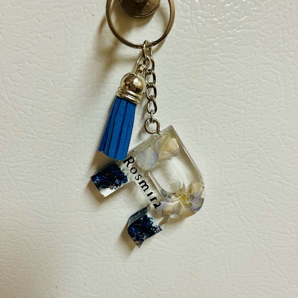 Resin keychains - Picture 2 of 13